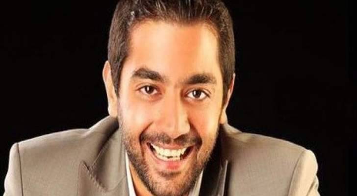 أحمد فلوكس يتضامن مع أحمد عز