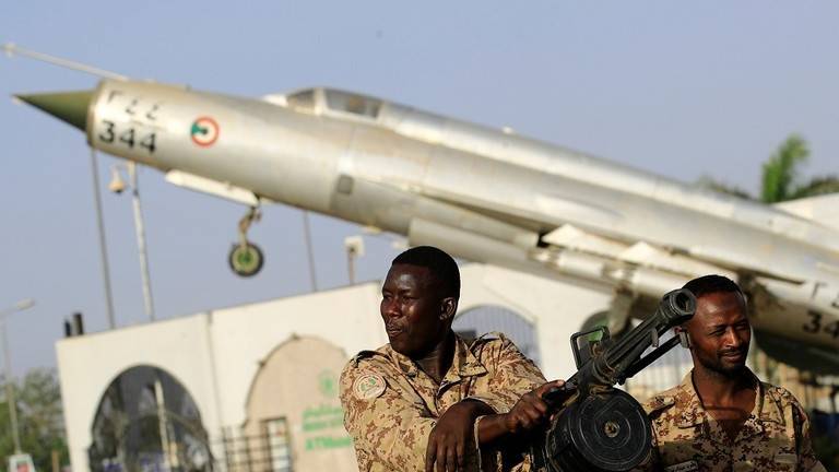 المجلس العسكري يسمي الفريق أول جمال عمر وزيرا لدفاع السودان