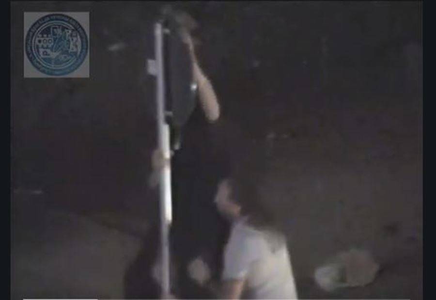 بالفيديو: هذا ما فعله  3 شبان على اوتوستراد النقاش ليلاً
