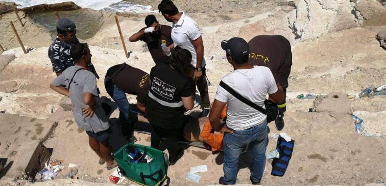 بالصور- ابن الـ 27 عاماً حاول الإنتحار عن صخرة الرّوشة.. هذا ما حلّ به!