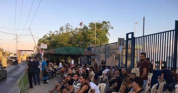 إستمرار الإعتصام أمام معمل دير عمار... هل أغلق أبوابه؟