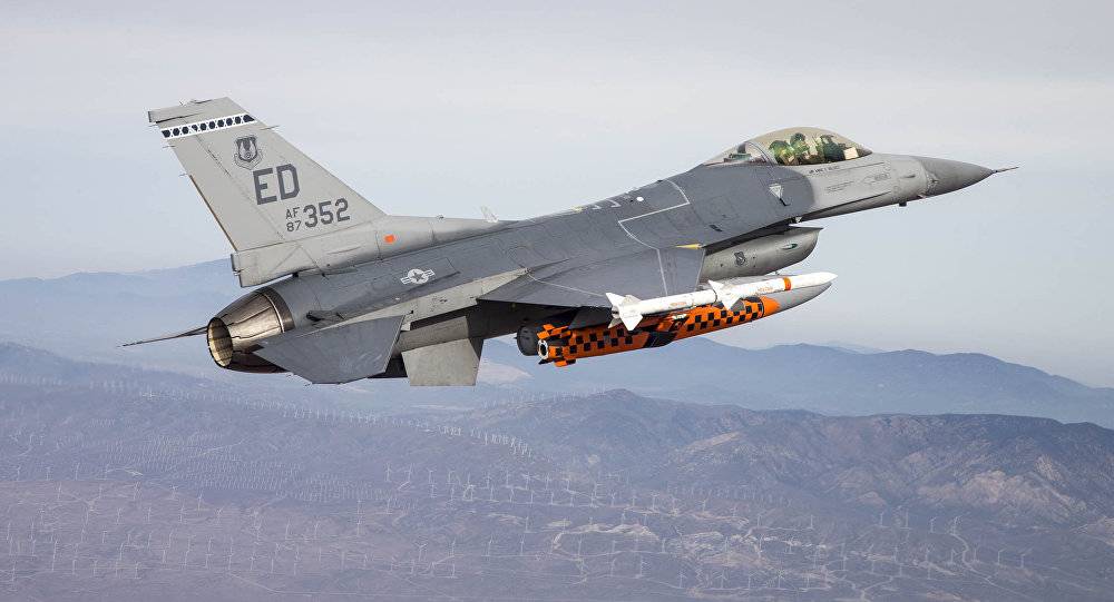 ترامب يؤكد عزمه بيع مقاتلات 