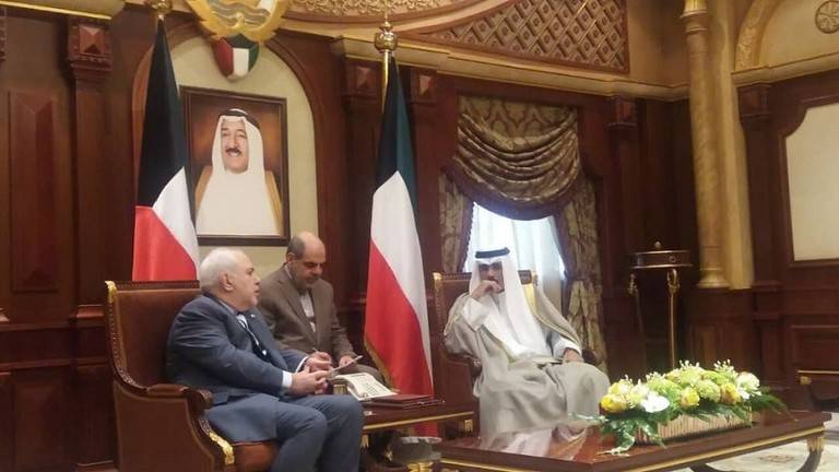 ظريف لولي العهد الكويتي: نحن وأنتم باقون في المنطقة والغرباء سيرحلون عنها