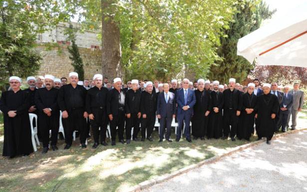 عون: وحدة لبنان من وحدة الجبل درزياً ومسيحياً
سأعمل على تثبيت اقامتكم والانفراج الاقتصادي اتابعه شخصيا