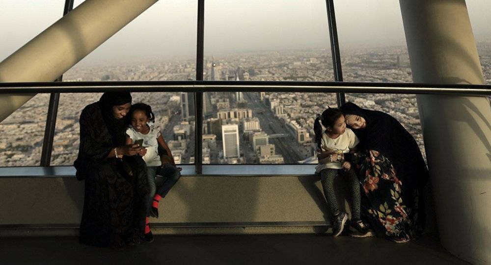 ألف سعودية يغادرن المملكة بدون إذن ولي الأمر
