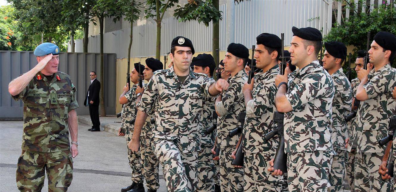 الأمن العام يحتفل بعيده الـ74 بصورة لافتة.. "جندية محجبة" (صورة)
