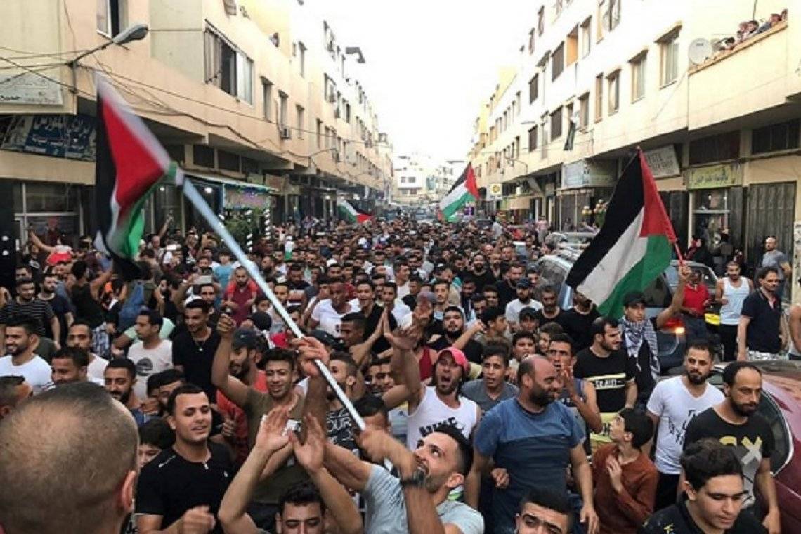 تصعيد في كافة المخيمات الفلسطينية... اضراب عام وتظاهرة غاضبة غداً