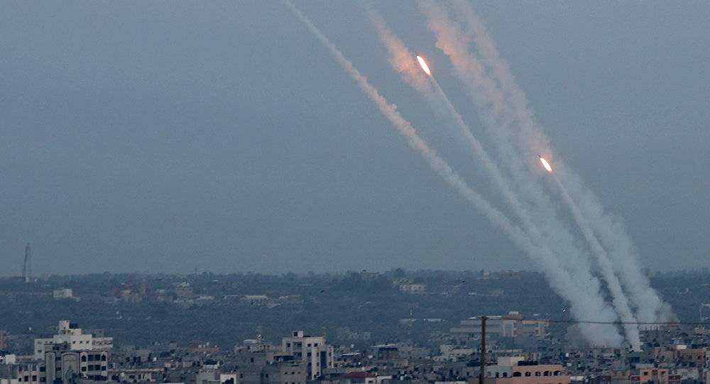 إطلاق قذيفة صاروخية من غزة باتجاه إسرائيل