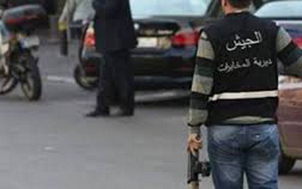 حملة دهم في عرسال وتوقيف مطلوبين ومصادرة أسلحة