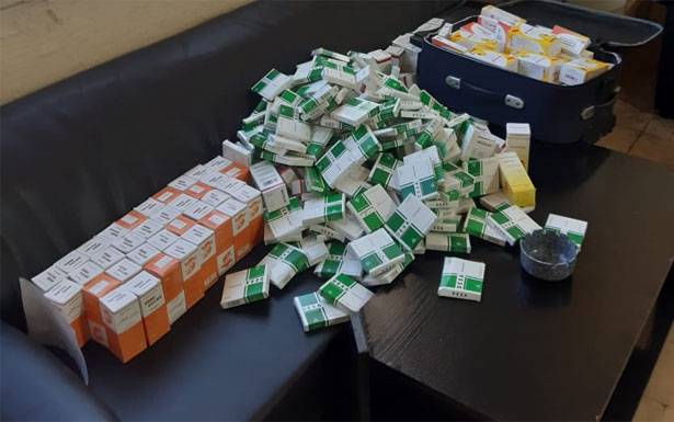 ضبط سيارة أجرة سورية محمّلة بأدوية مهربة