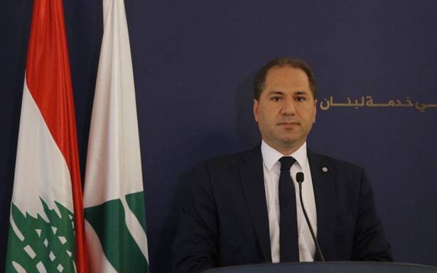 سامي الجميّل دعا رئيس الجمهوريّة الى الضرب على الطاولة