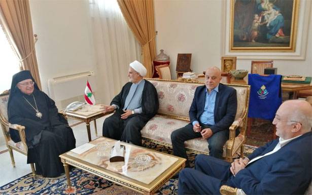 وفد «أمل» سلم حسن والعبسي دعوة للمشاركة في ذكرى تغييب الصدر