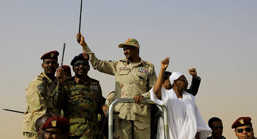 حميدتي يعترف بامتلاكه مناجم ذهب وينفي رغبته في رئاسة السودان