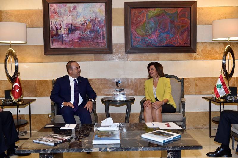 أوغلو يجول على المسؤولين : سنتعاون مع لبنان لحلّ الأزمة السوريّة