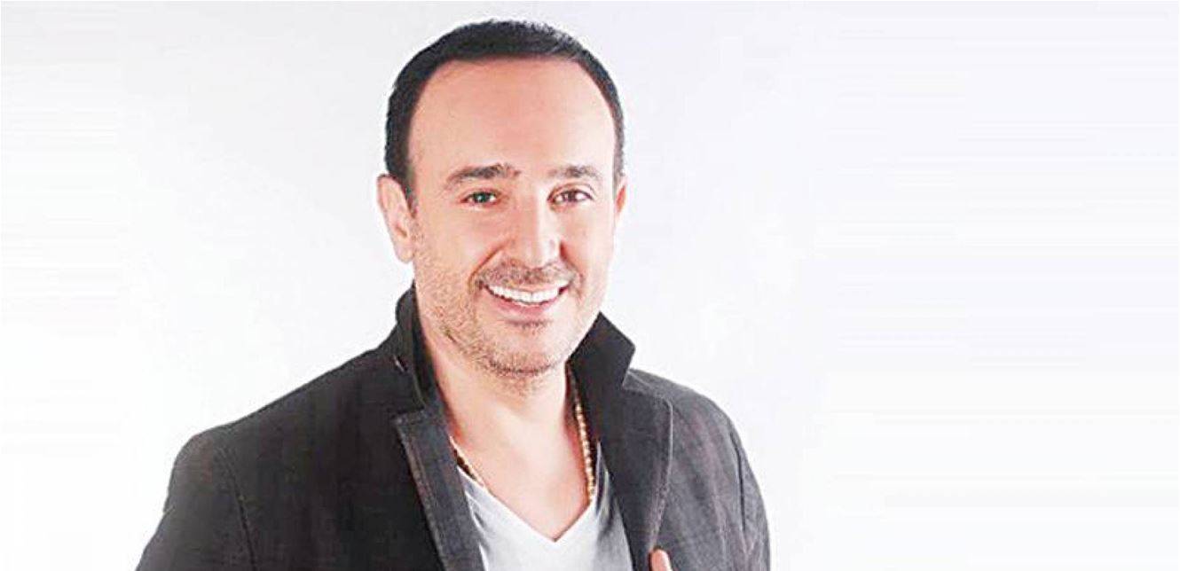 تعرّفوا إلى زوجة صابر الرباعي وولديه (فيديو)