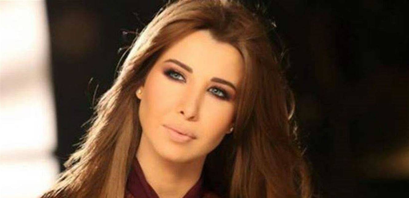 نانسي عجرم تنشر صورة مع طفلتها.. وتتحدث عن البراءة!