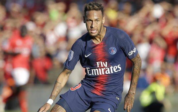 ريال مدريد يجهز صدمة لبرشلونة

في صفقة البرازيلي نيمار