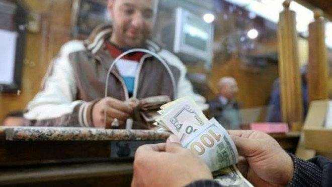 ارتفاع تحويلات المصريين بالخارج إلى نحو 3 مليارات دولار في أيار
