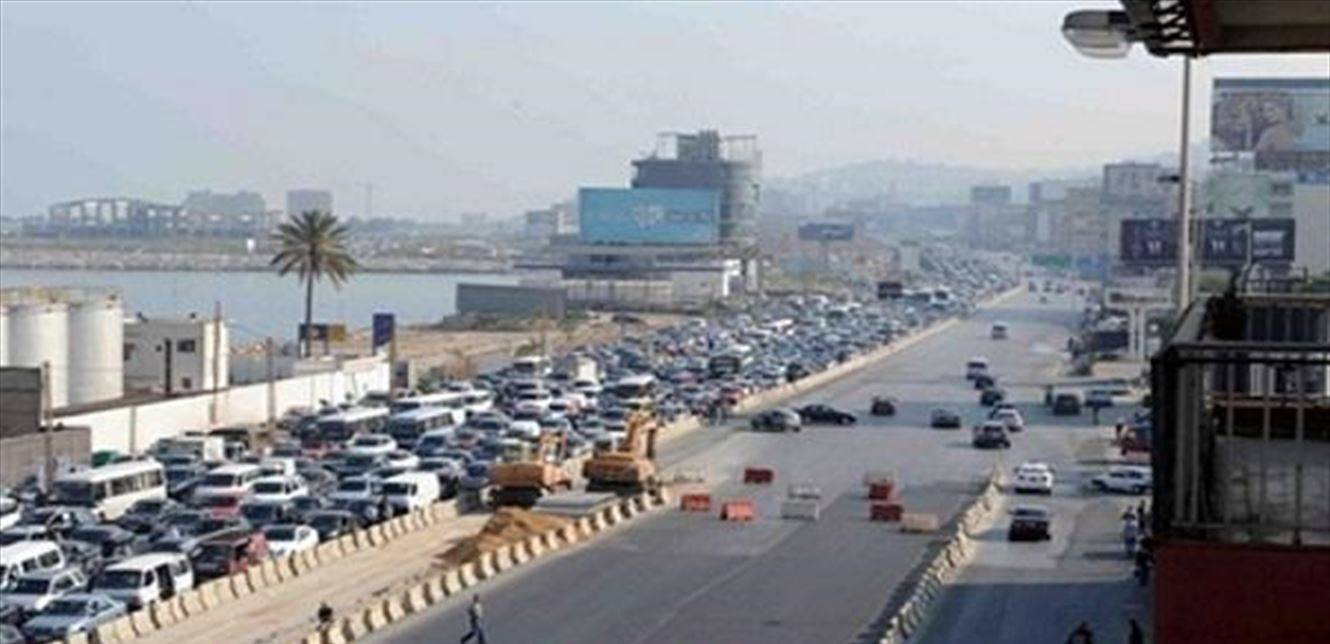 حادث سير جماعي على أوتوستراد انطلياس.. 5 سيارات اصطدمت ببعضها! (صورة)