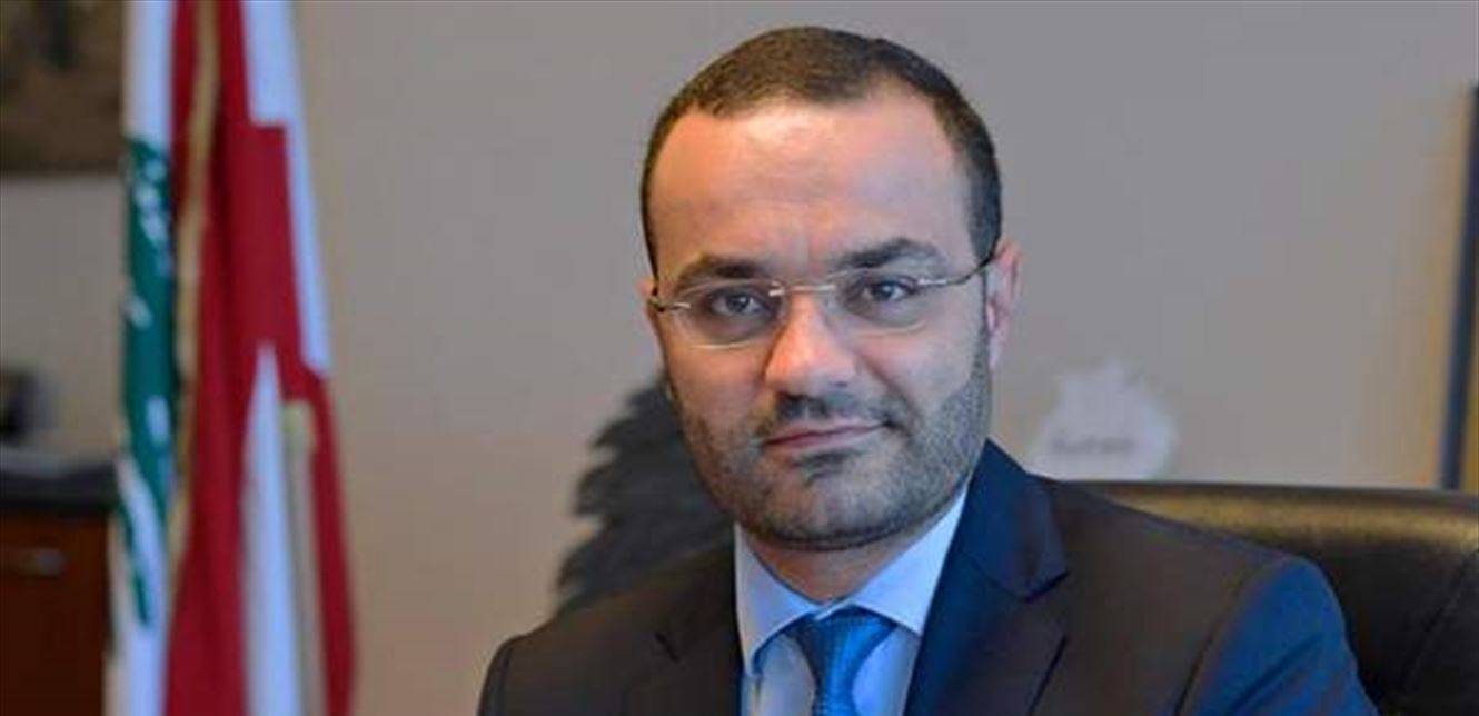 وزير الثقافة يفسخ عقود شركات معنية بتنظيف المواقع الأثرية والمتاحف