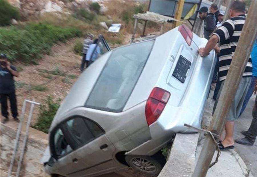 بالصورة: سيارة بين 