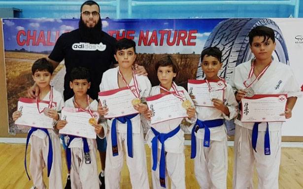 النادي المعني الرياضي يتألق في بطولة الجنوب في الكيوكوشنكاي