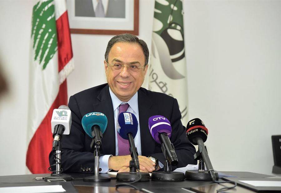 بطيش: لن نسمح بالتلاعب بسعر ربطة الخبز ووزنها