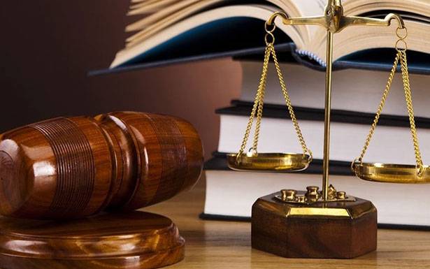 إدمون كسبار إحدى حكاياته تصفيق المحكمة الفرنسيّة لقانونّيته الناجحة