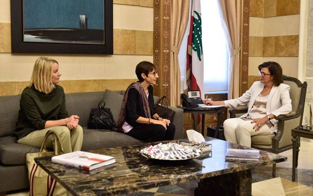 الحسن بحثت مع وفد من مُفوضيّة اللاجئين مسألة تسجيل ولادات النازحين