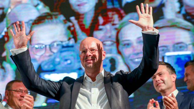 حزب "البديل من أجل ألمانيا" المعادي للإسلام واللاجئين: فائز أم خاسر في الانتخابات الألمانية؟