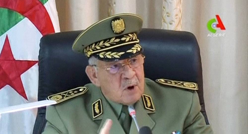 قايد صالح يهاجم الأحزاب: اللسان طويل والذراع قصير