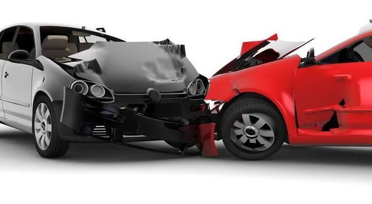 جرحى بحادث سير بين سيارتين على الطريق الساحلي لبلدة الخرايب