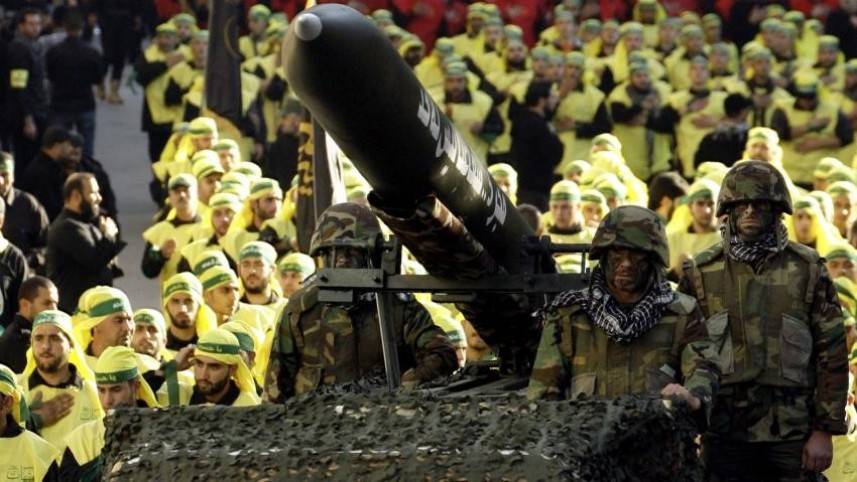 مقارنة عسكرية بين 