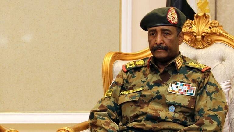 البرهان يتعهد بابتعاد الجيش السوداني عن السياسة