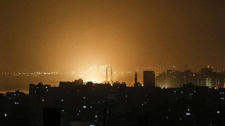 إسرائيل تقصف عددا من المواقع في قطاع غزة