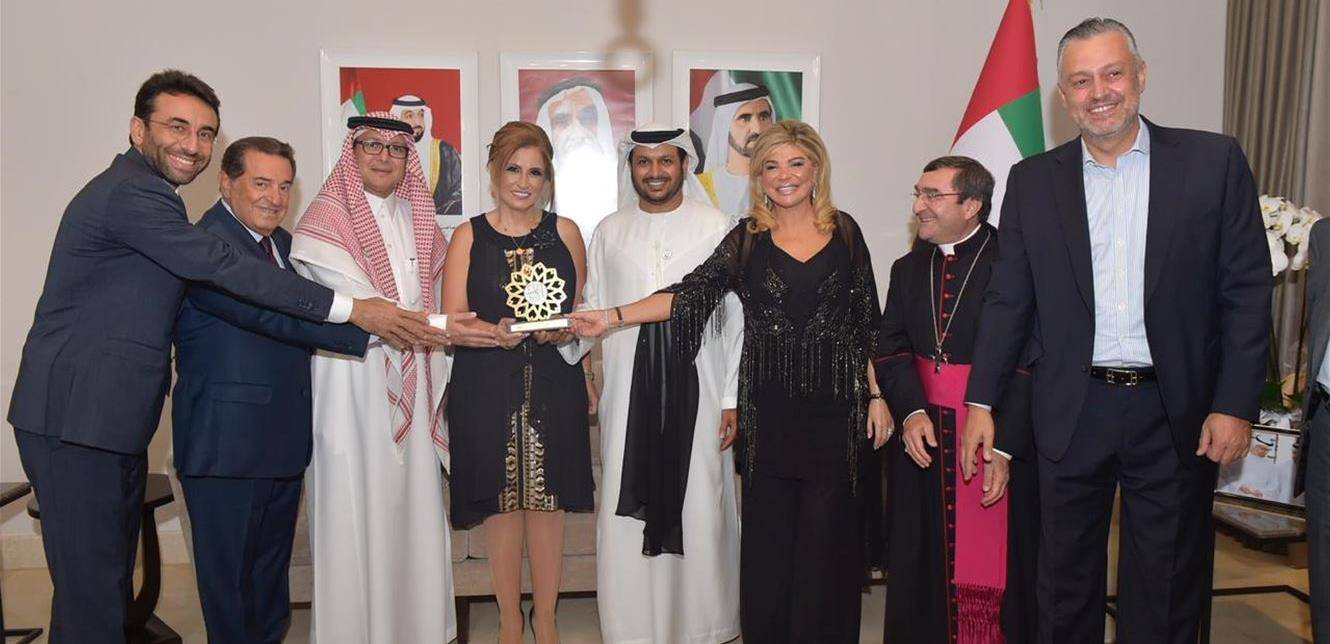 سفير الإمارات كرّم مديرة "الوكالة الوطنية": لطالما نقلت الصورة الحقيقية عن لبنان