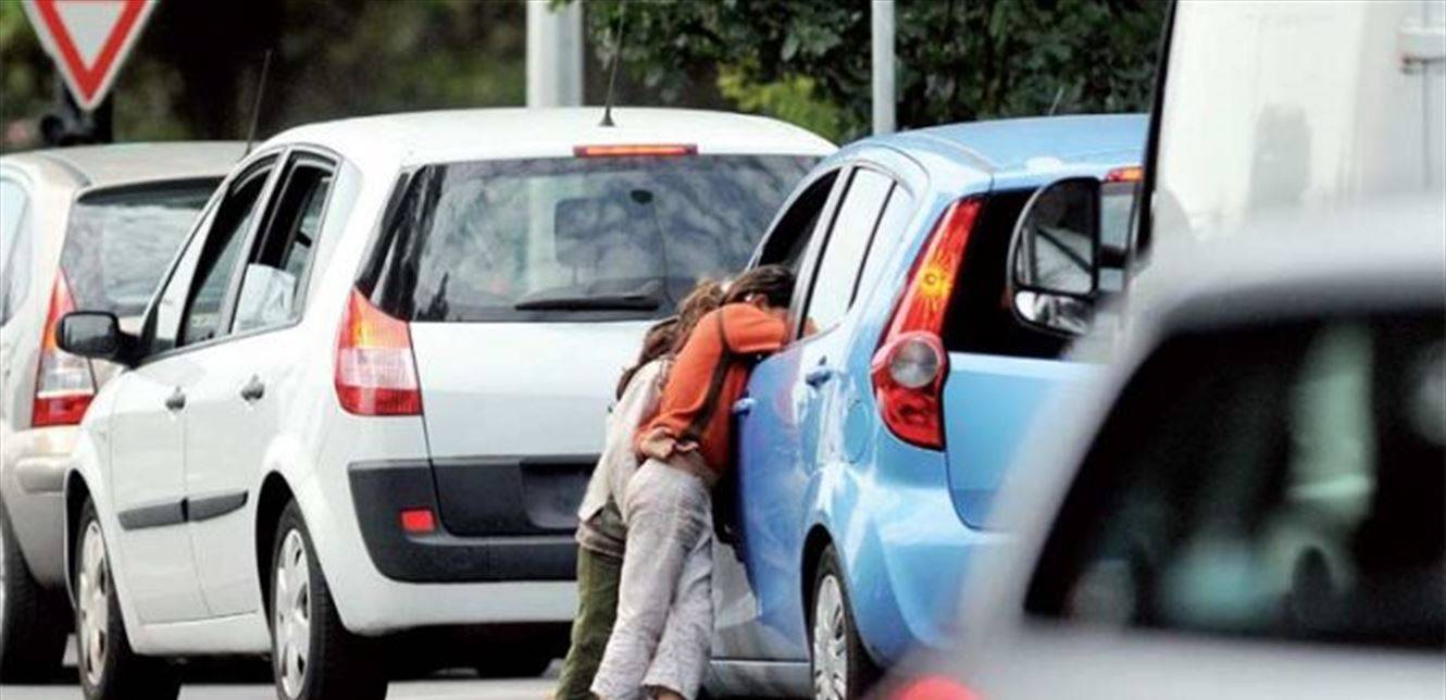 3 أشخاص بقبضة قوى الأمن.. اتجار بالبشر وتشغيل أطفال وتسوّل!