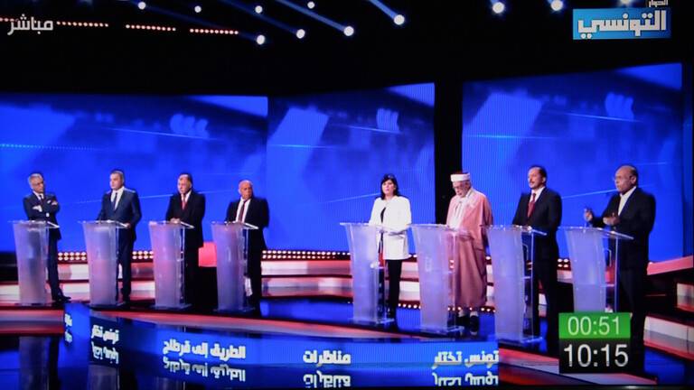 التونسيون يتابعون مناظرات المرشحين في ذروة الحملة الانتخابية الرئاسية