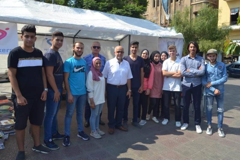 يمق زار خيمة رابطة طلاب الشمال مؤكدا دعم البلدية لحملة بكتابي تعلم
