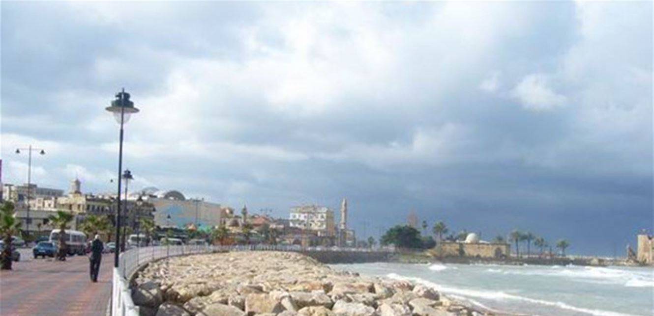 صورة لنائب لبناني على الكورنيش تشعل مواقع التواصل