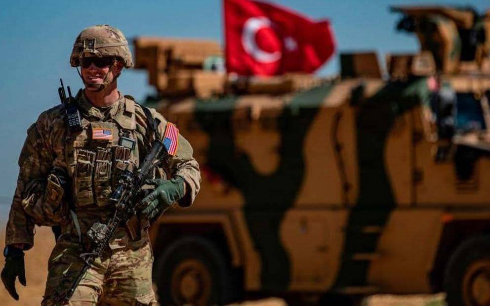 بدأت تركيا احتلال أراضي سوريا والدبابات التركيّة دخلت
الجيشان التركي والأميركي يدعمان «النصرة» الإرهابيّة بالدبابات
حرب عصابات سيشنها الإيرانيّون وحزب الله والحشد الشعبي
وقوات سوريّة من خارج الجيش على الجيش التركي