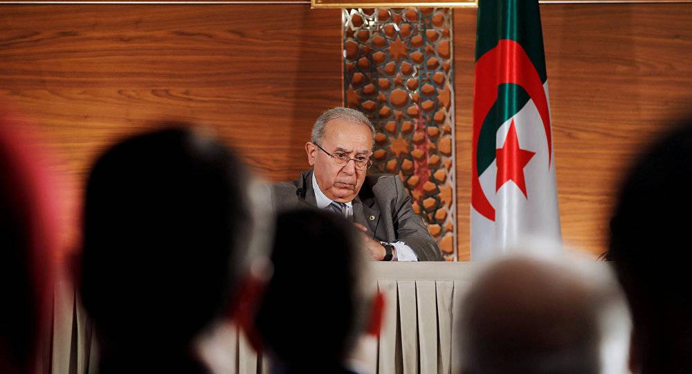 إعلام: رئيس الوزراء الجزائري يعتزم الاستقالة قريبا