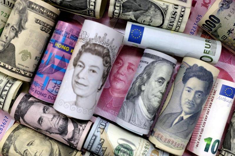 الدولار يلقى دعما في تداولات حذرة قبيل اجتماع المركزي الأوروبي