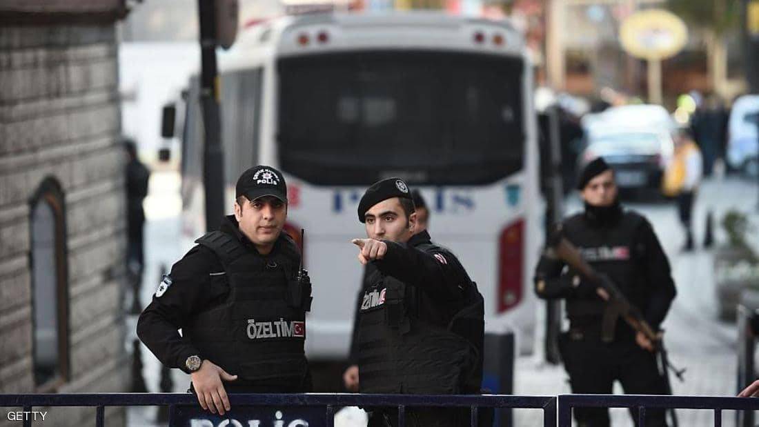 تركيا.. أمر باعتقال عشرات العسكريين بـ"تهمة غولن"