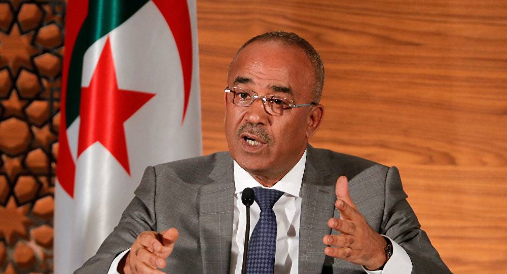 خبير جزائري: المطالب التي قدمتها "الوساطة والحوار" بينها رحيل الحكومة
