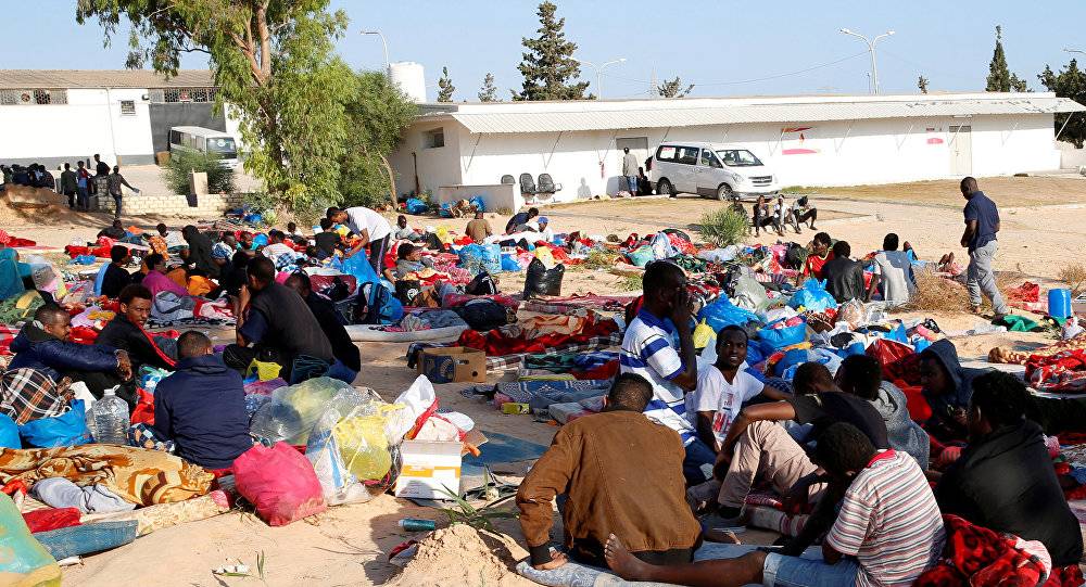 "مفوضية اللاجئين" تتوصل لاتفاق لإجلاء طوعي للاجئين من مراكز احتجاز في ليبيا