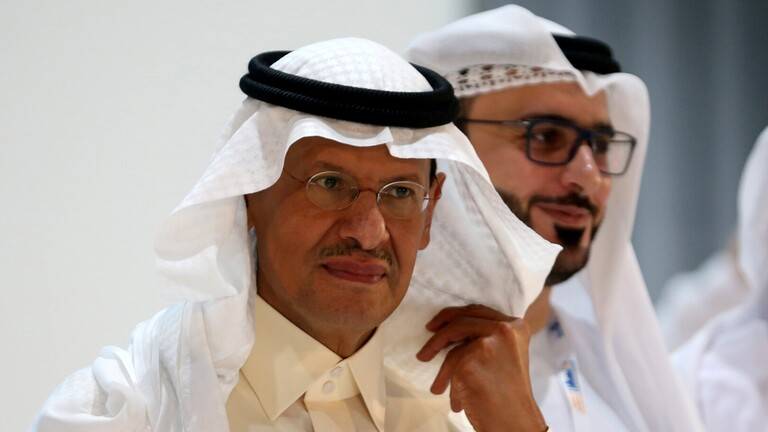 وزير الطاقة الإماراتي يهنئ نظيره السعودي بمنصبه الجديد