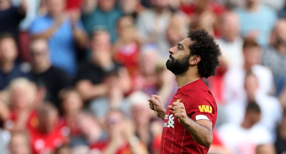 محمد صلاح ينشر فيديو لابنته وهي تعزف البيانو وتغني