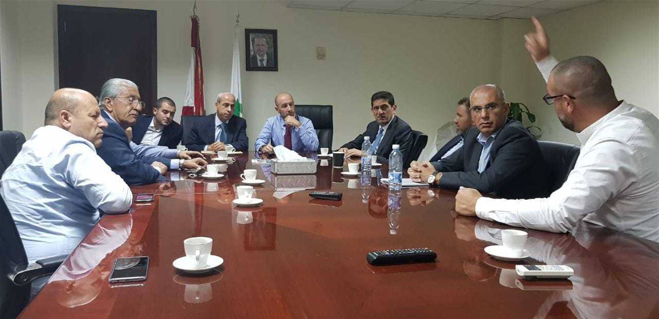 اجتماع في وزارة البيئة لفاعليات بشري والضنية