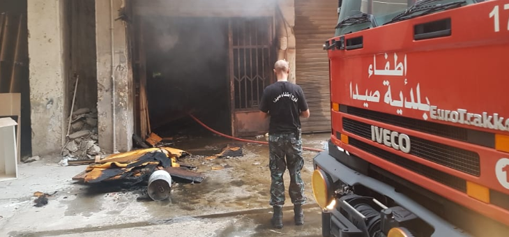 اندلاع حريق في محل نجارة في المدينة الصناعية القديمة في صيدا